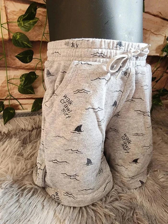 👦Short Gris Kiabi Taille 4ans 👦 - photo numéro 3