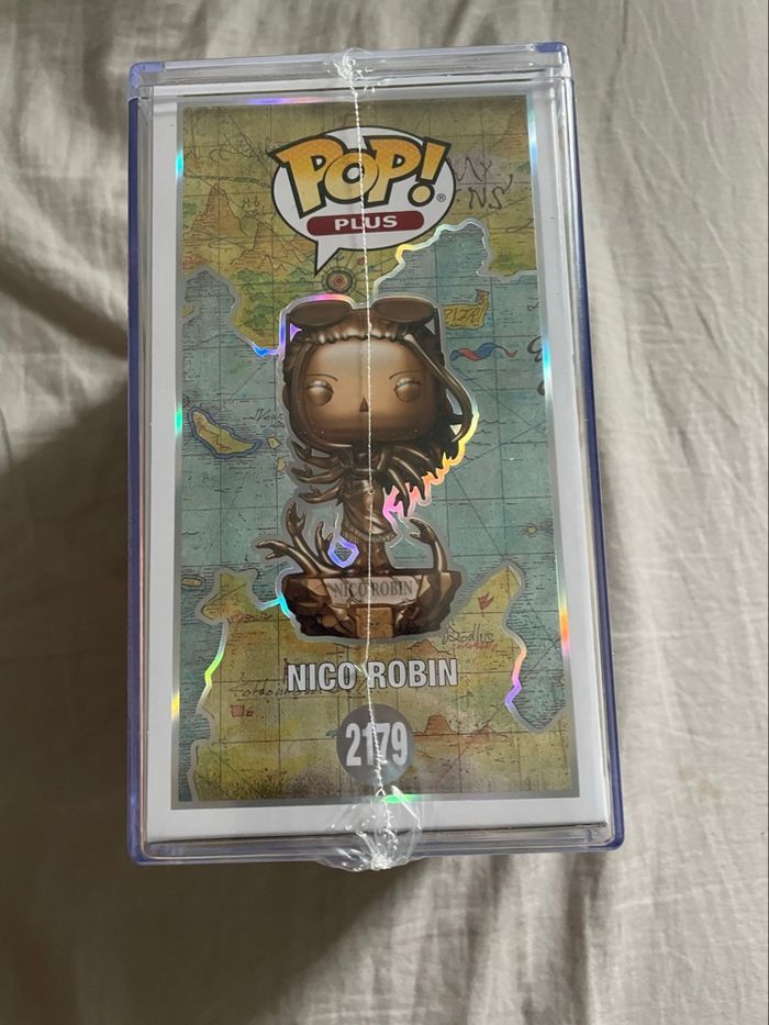 Funko pop Nico Robin bronze 2179 one piece - photo numéro 3
