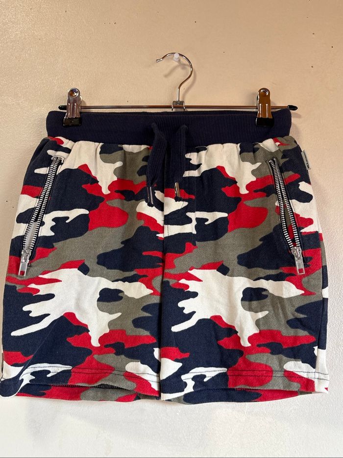 Short garçon taille 110/116 - photo numéro 1