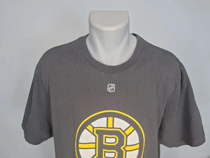 T-shirt NHL vintage Reebok – Boston Bruins #33 Chara – Taille 2XL (621) - photo numéro 2
