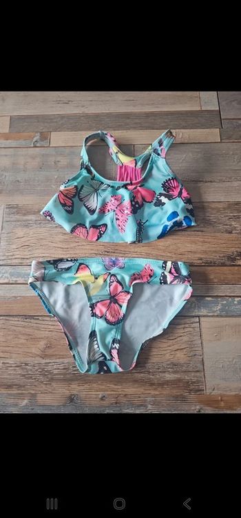 Bikini fille taille 4 ans 
Maillot de bain 2 pièces