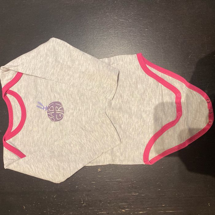 Lot 4 bodies manches longues - photo numéro 2