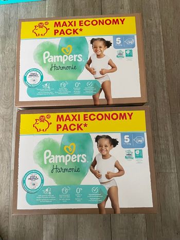 Mega pack xxl de 140 couches pampers harmonie taille 5 neuf