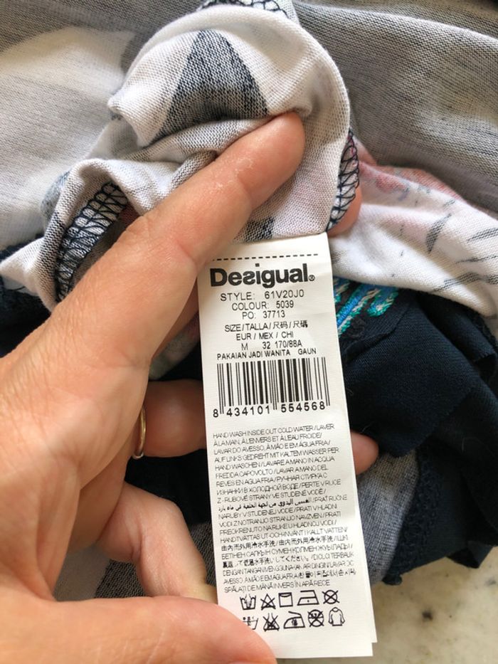 Jolie robe fleurie Desigual M - photo numéro 5