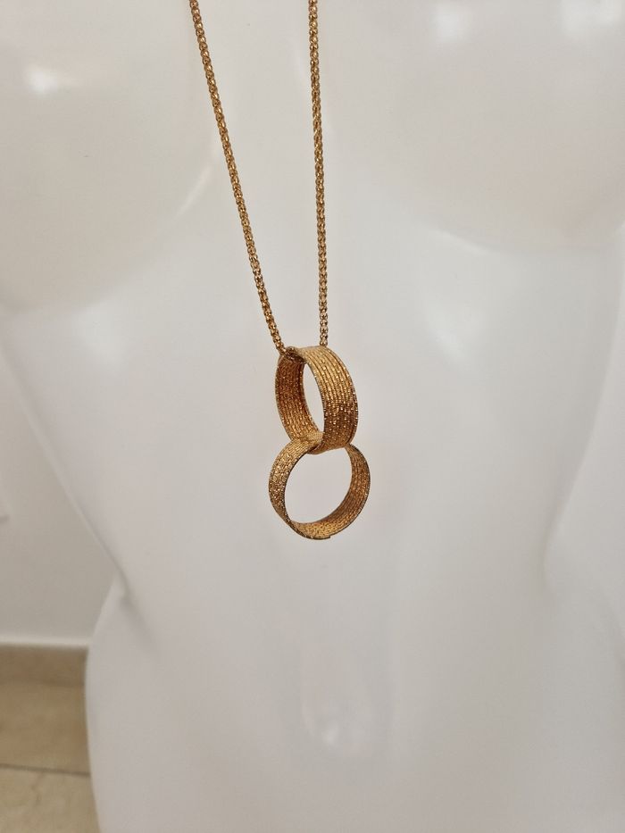 Collier long doré avec 2 anneaux liés - photo numéro 3