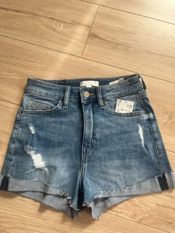 Short neuf