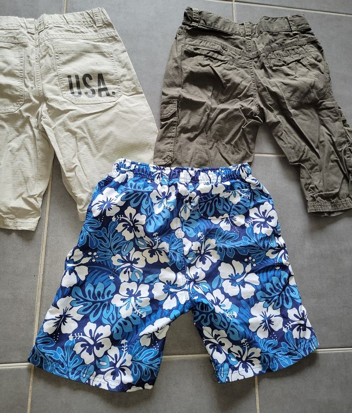 Lot de 2 shorts et 1 short de bain 12 ans très bon état - photo numéro 2