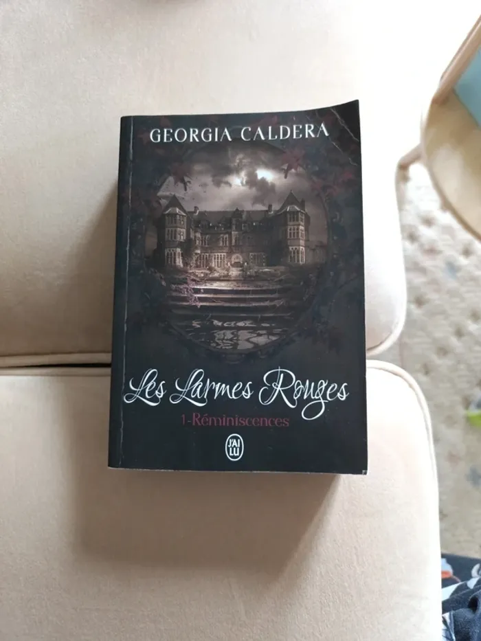 Roman Les larmes rouges