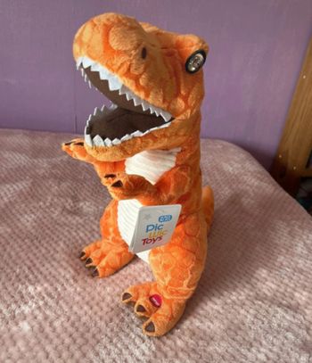 Peluche dinosaure
