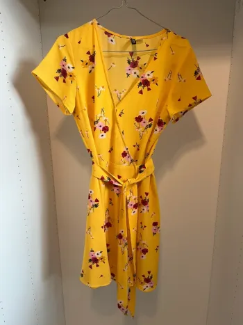 Robe portefeuille fleurie H&M Taille 40
