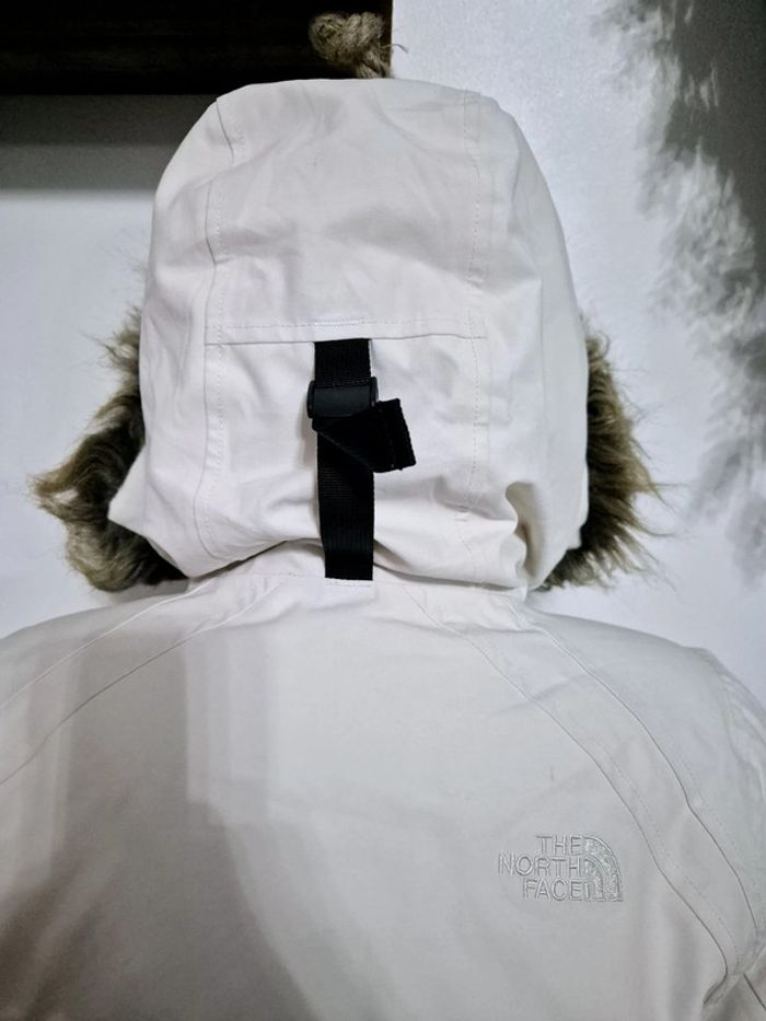 Veste d'Hiver The North Face - Blanc Cassé avec Capuche en Fourrure - photo numéro 7