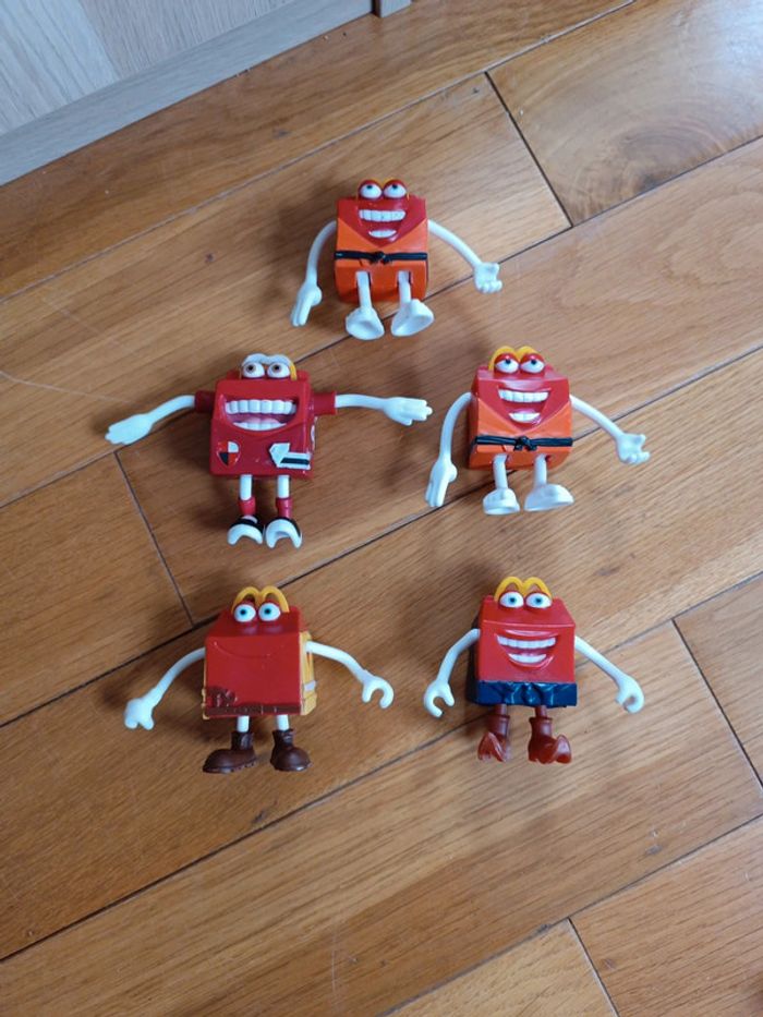 5 figurines McDonald's boîte happy meal 2012