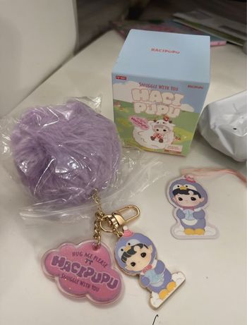 Hacipupu Snuggle with you - Quirky Penguin