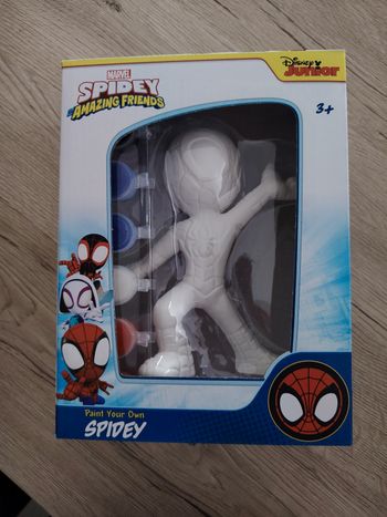 Figurine spidey a peindre