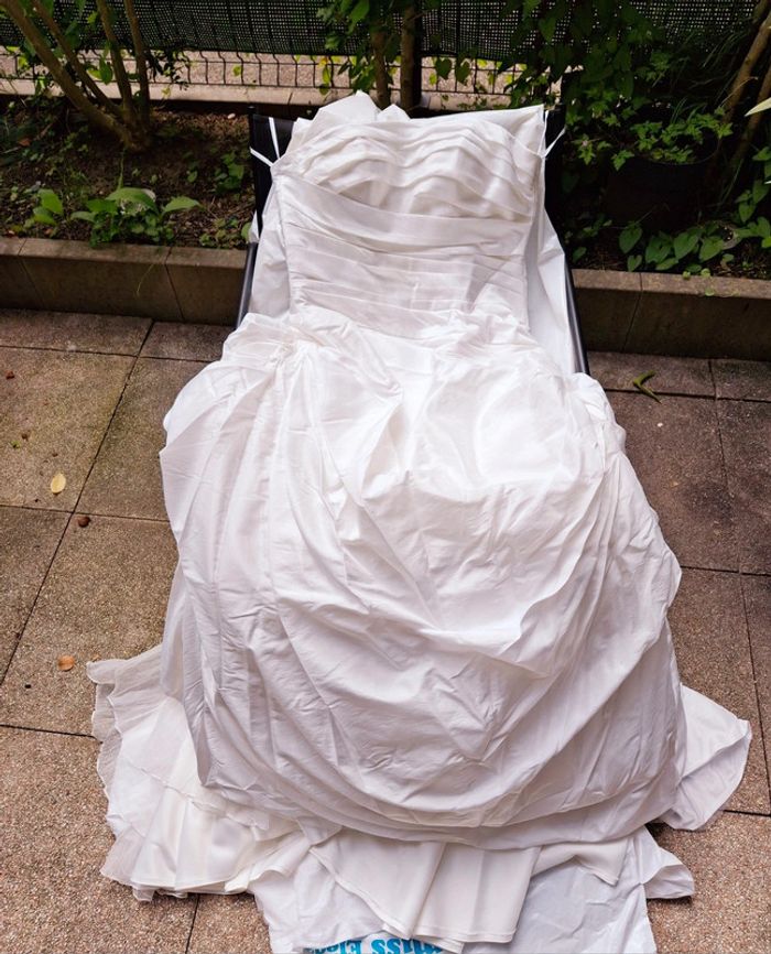 Robe de mariée bustier - photo numéro 4