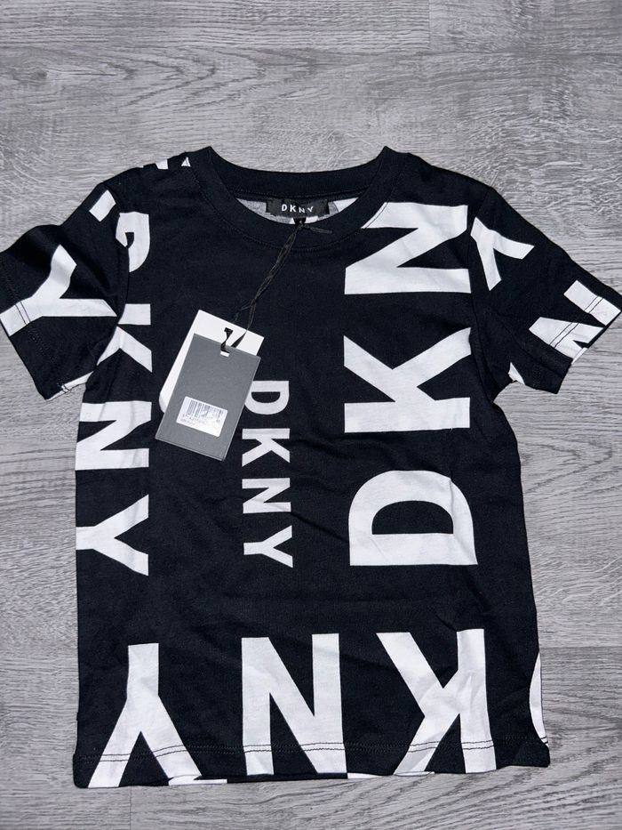 T-shirt DKNY