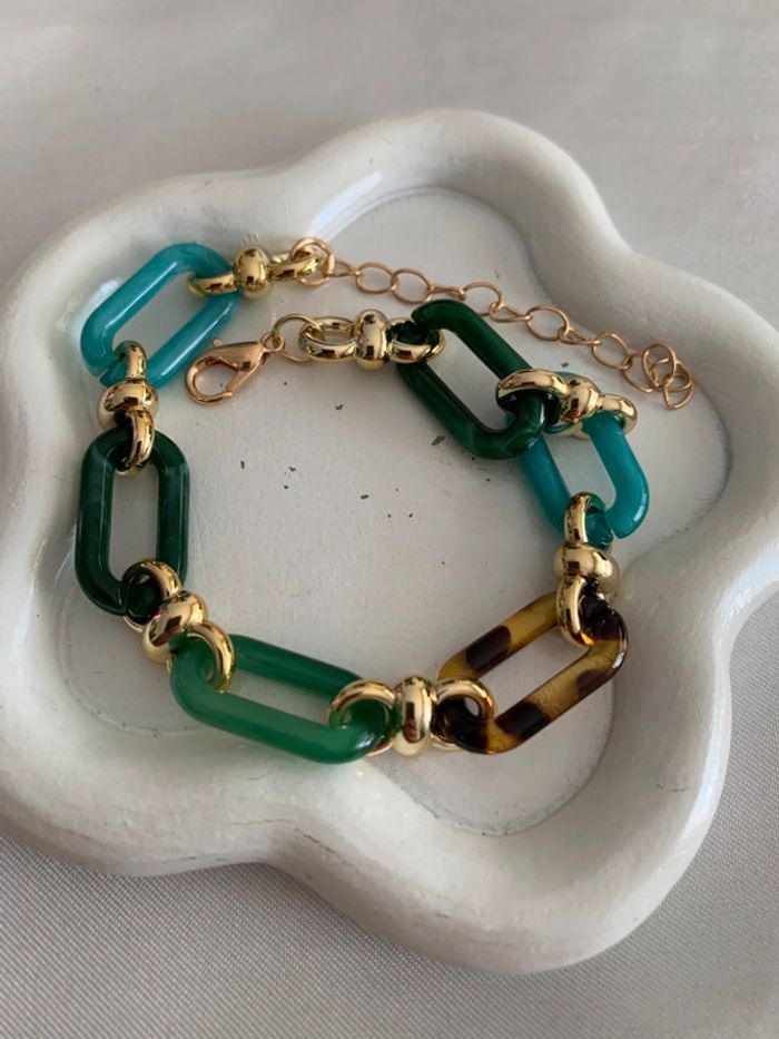 Bracelet chaîne dorée et maillons multicolores - photo numéro 5