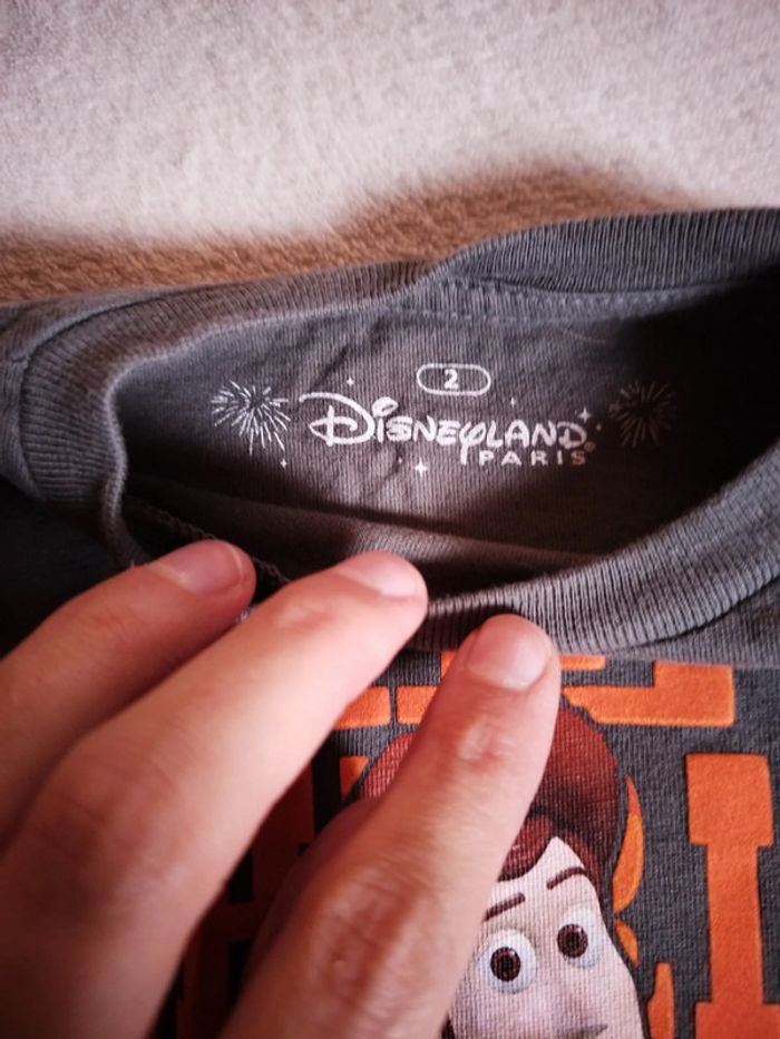 Tee-shirt Woody Disneyland Paris taille 2 ans - photo numéro 2