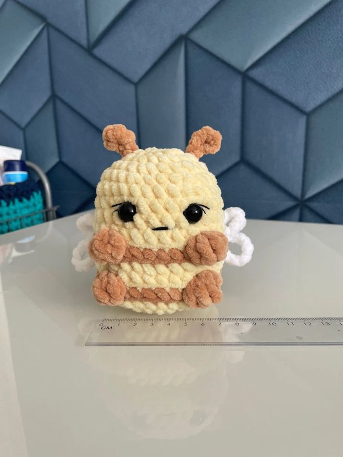 Abeille boule amigurumi