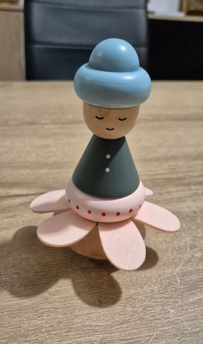 Petite fille à empiler en bois - photo numéro 2