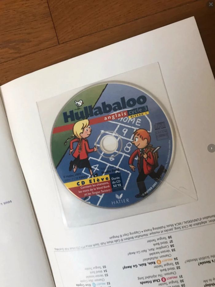 Hullabaloo - Anglais Cycle 3 Niveau 1, Classbook + CD audio élève intégré - photo numéro 2