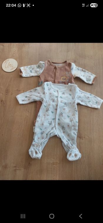 Lot pyjamas et bodies garçons ou filles 1 mois 