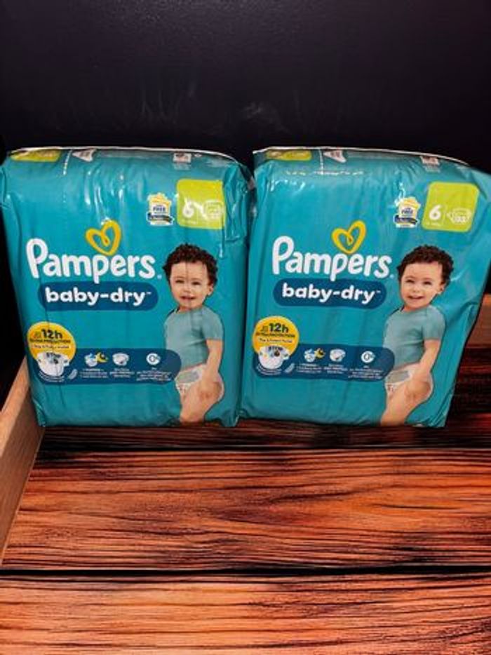 Maxi-Pack De 66 Couches Pampers  Baby-Dry Neuf Dans L’emballage Taille 6