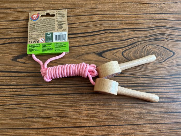 Corde à sauter neuve, en bois - photo numéro 2