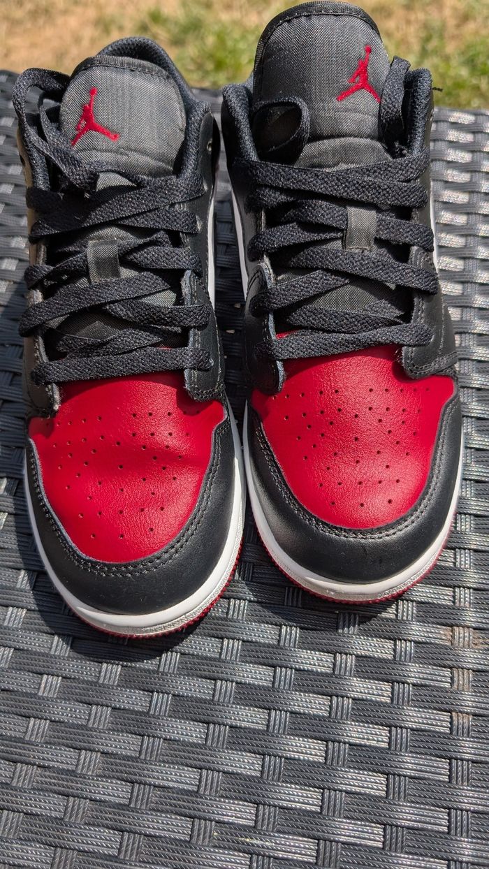 Air Jordan 1 Low Bred Toe Enfant GS taille 38.5 - photo numéro 5