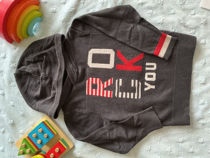 pull léger à capuche gris et rouge 3 ans grain de blé - photo numéro 2