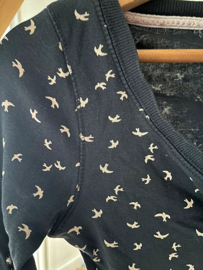 TEE shirt bleu marine motif oiseaux - photo numéro 2