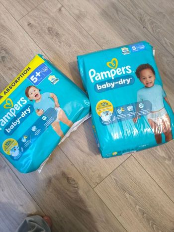 Lot de 2 paquets de couches Pampers Baby dry