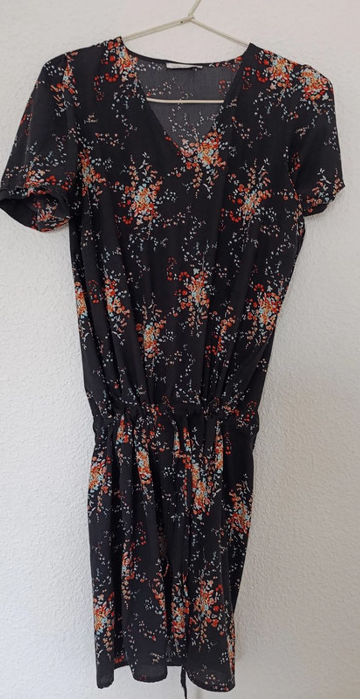 Robe légère. Bel imprimé floral. Les petites bombes. Taille 36/38 - photo numéro 3