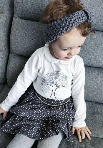 23 mois 2 ans ensemble Teeshirt obaibi et jupe tape a l oeil uniquement