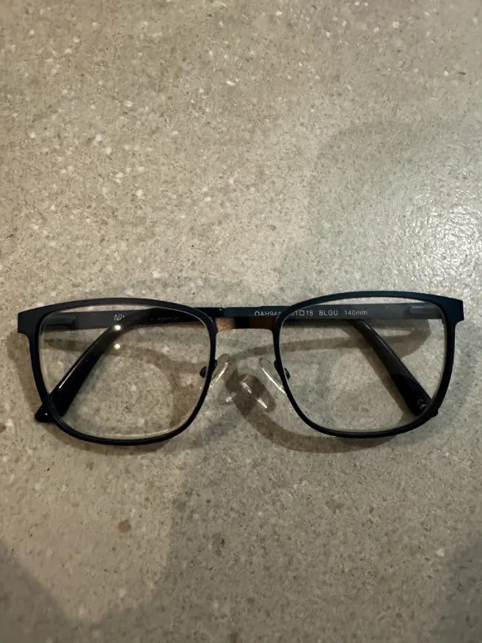 Lunettes de vue Afflelou, modèle Gildas, ref : oah9447