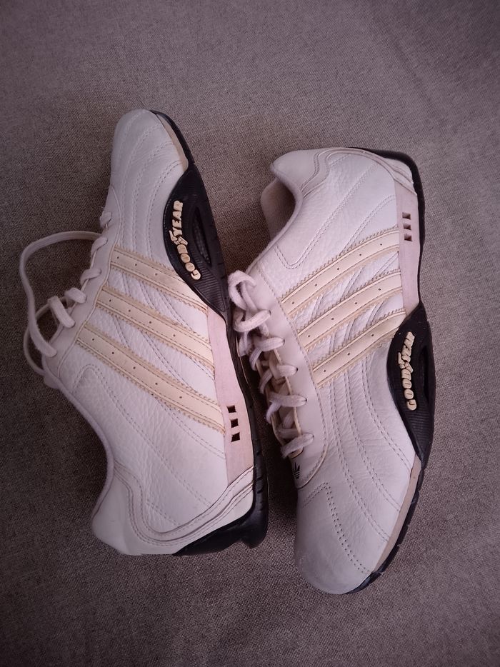 Paire de baskets Adidas Team Original Adi Racer Low Goodyear vintage en très bon état de pointure 37,5, de couleur blanche. - photo numéro 3