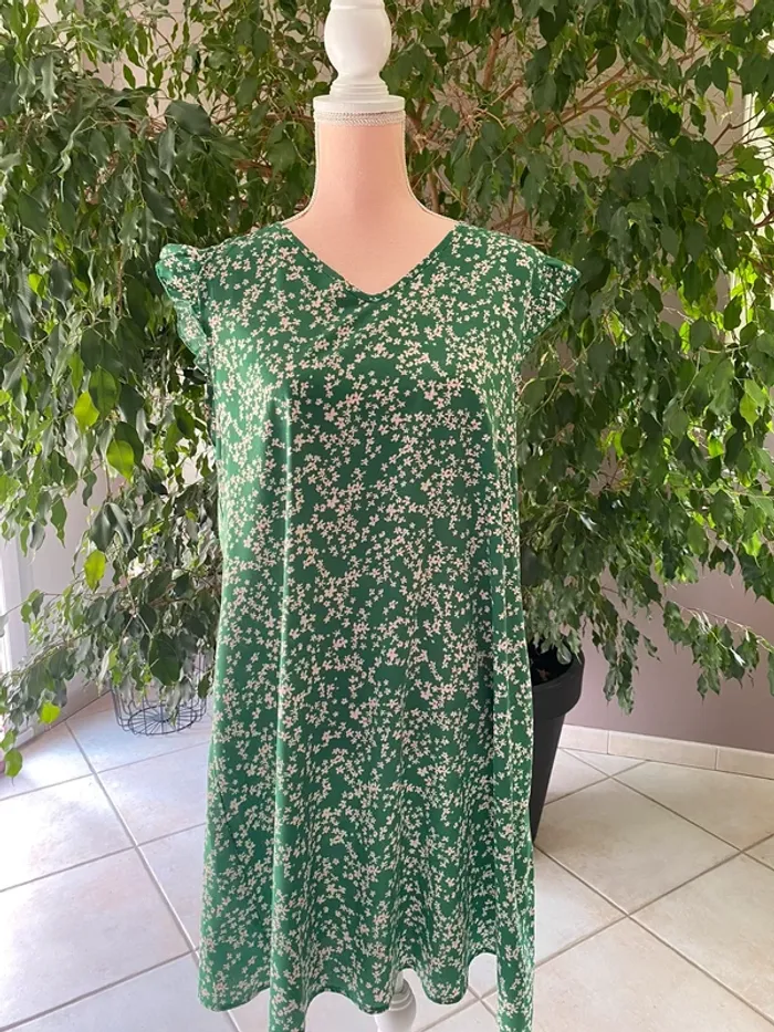 Robe verte à fleur - photo numéro 3