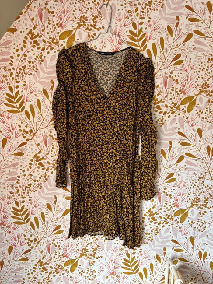 Robe fleurie Zara noir et moutarde