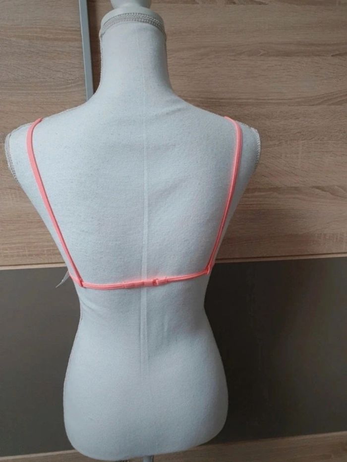 Haut de maillot de bain. - photo numéro 2