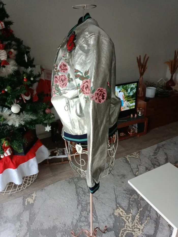 Blouson argenté motifs fleurs papillon - photo numéro 7