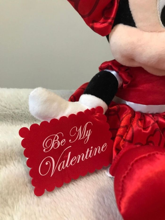 Peluche Minnie St Valentin Disney Store - photo numéro 2