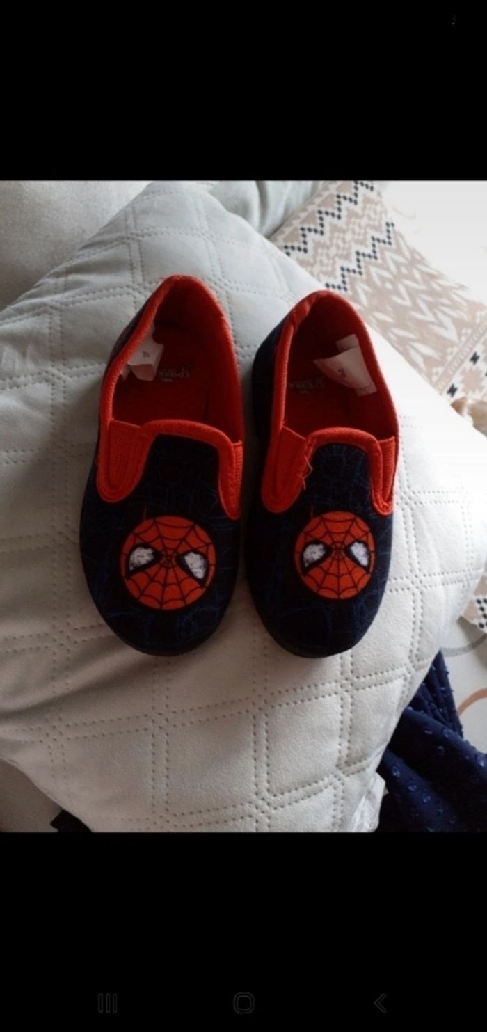 Pantouffles garçon spiderman p.26