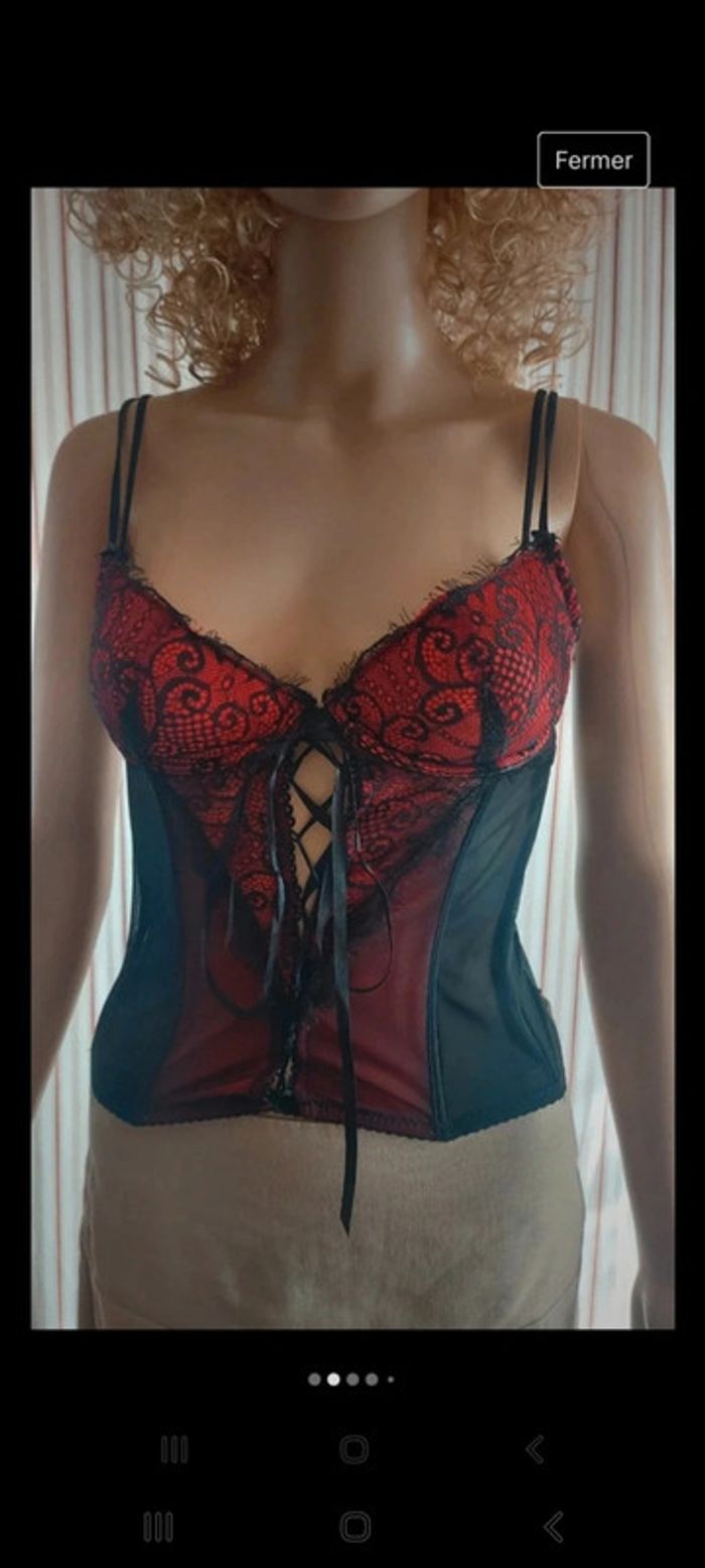 Corset noir et rouge Besired taille S
