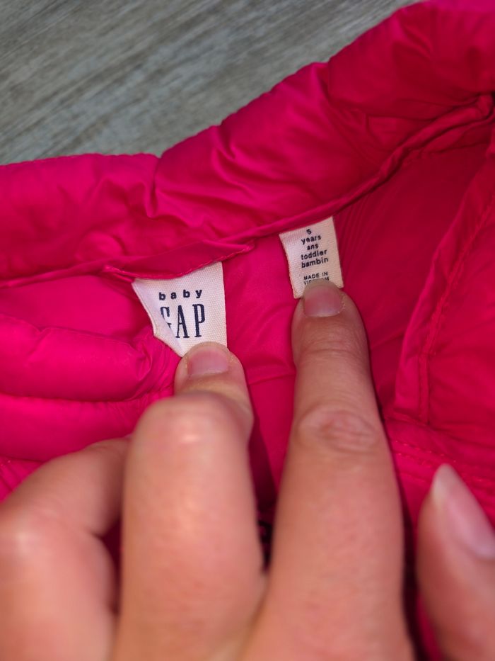 Manteau - doudoune fille gap taille 5 ans rose fushia - photo numéro 2