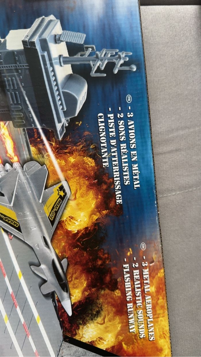 Grand Porte avion Battle Zone - photo numéro 2
