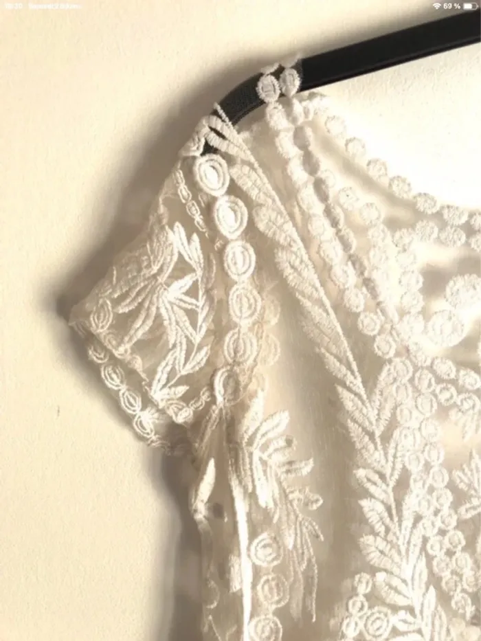 Haut blanc transparent et en dentelle blanche taille 36 - photo numéro 3