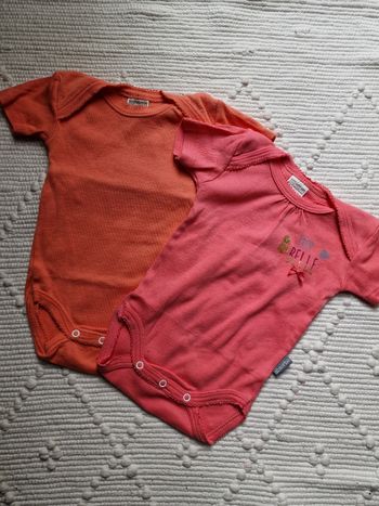 Lot de 2 bodies absorba bébé fille 3 mois