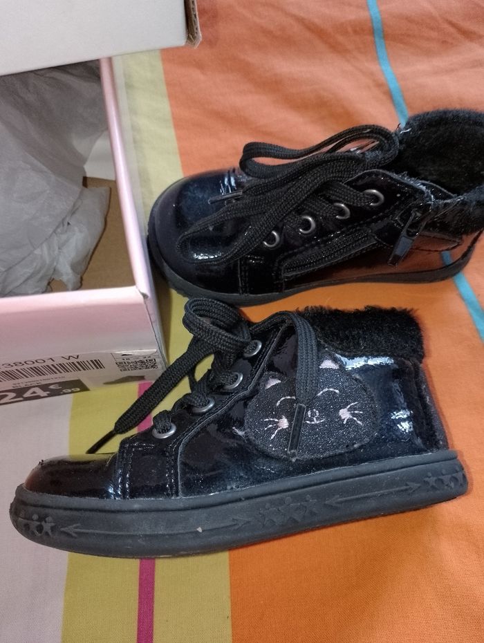 Petite bottines comme neuf
Pointure 21
Freemouss - photo numéro 2