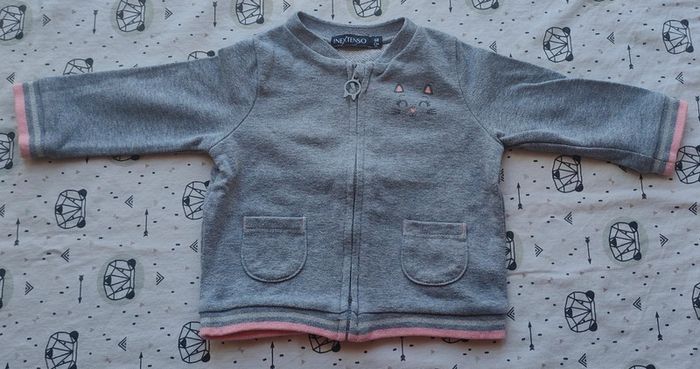 Veste grise taille 6 mois