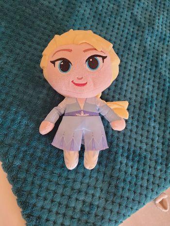 Peluche poupée  reine des neiges